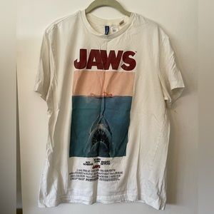 🔮3/$24 SALE🔮 H&M Divided Jaws Graphic Tee Shirt Size Medium